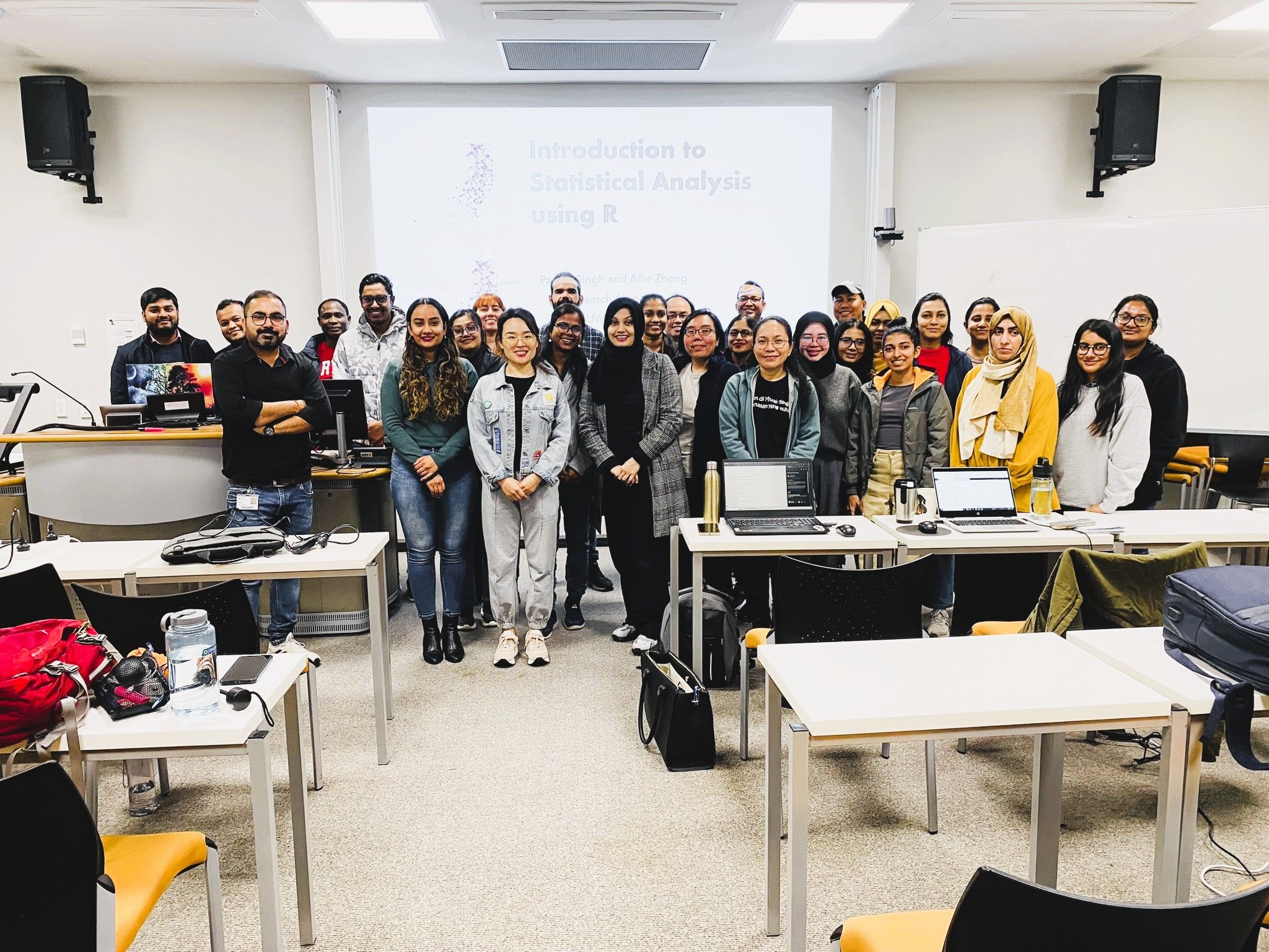 Group photo from the Introduction to Statistical Analysis using R workshop